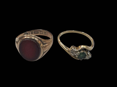 Two 9 carat gold rings, gem and quartz set.