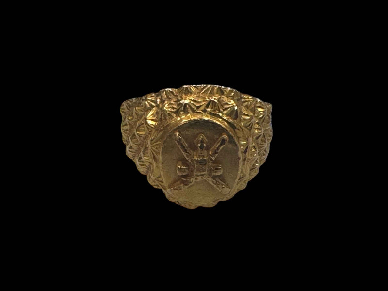 Continental gold ring, size S.