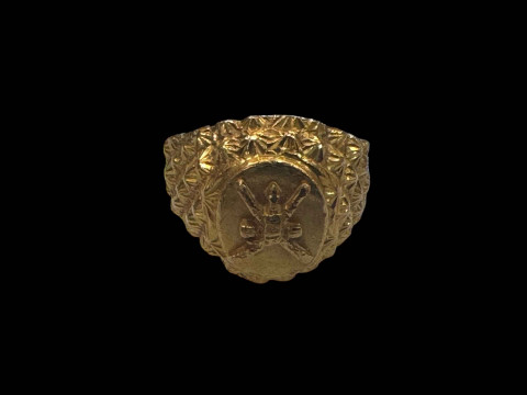 Continental gold ring, size S.