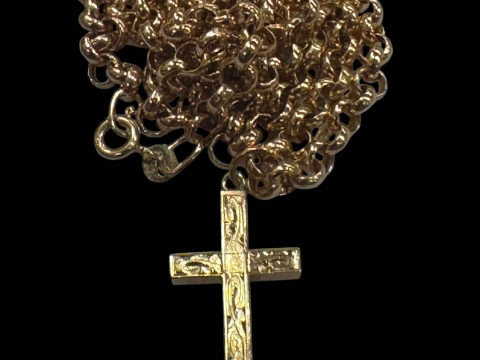 9 carat gold cross pendant with chain.