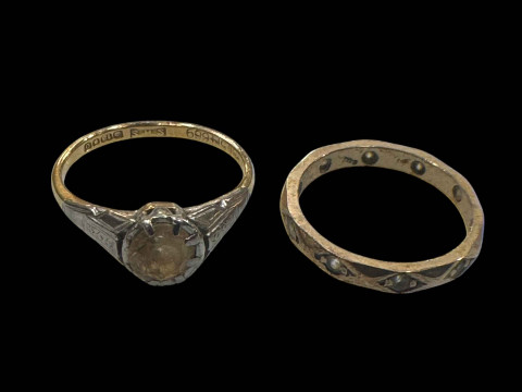 18 carat gold and diamond set ring, and 9 carat gold eternity ring (2).