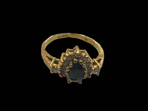 18 carat (916) gold gem set ring, size K.