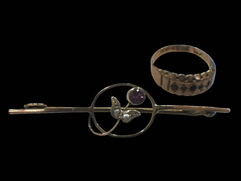 9 carat gold ring with missing stones and ruby and seed pearl brooch (2).