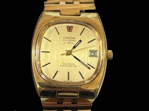 Vintage Omega Electronic 300Hz chronometer, with box and Omega bracelet. thumbnail