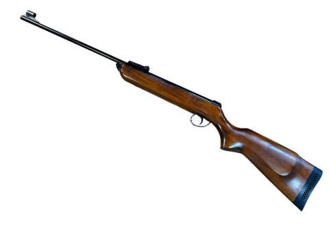 BSA Meteor .22 calibre air rifle, no licence required to buy this lot,...