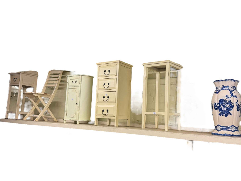 Three painted pedestals, folding chair and table, five wall mirrors, four various pictures, blue and white ironstone Staffordshire vase, 52cm high (15).