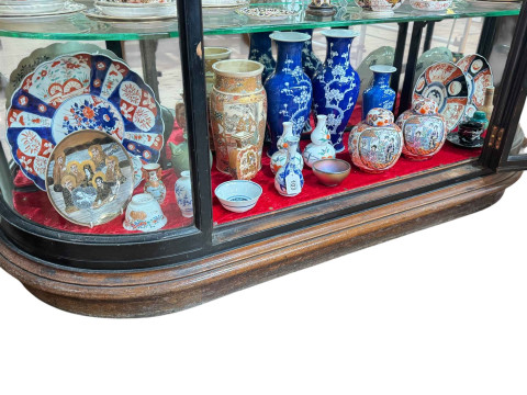 Collection of Oriental china including blue and white Chinese vase, Imari...