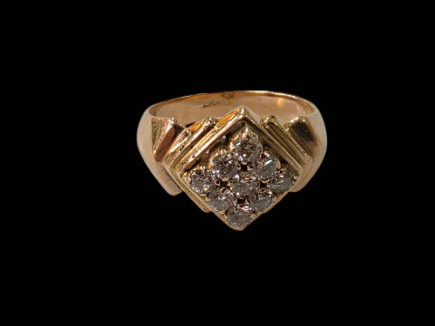Diamond nine stone gents 18 carat gold ring, size O.