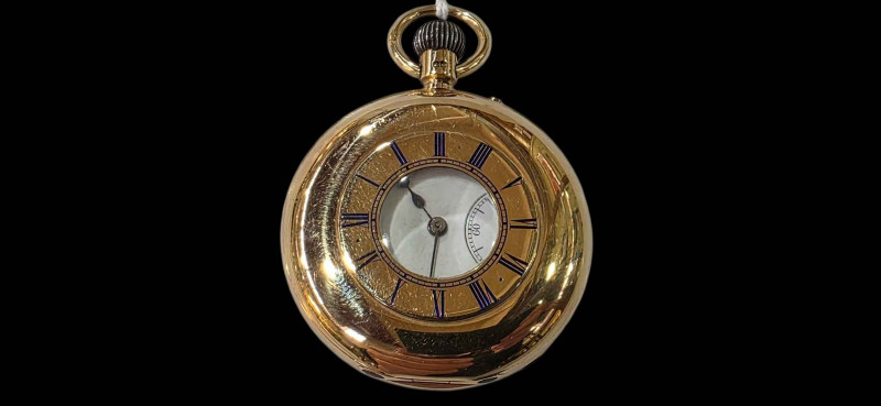 18 carat gold gents half hunter keyless pocket watch.