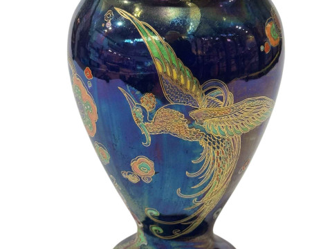 Carlton Ware lustre 'exotic bird' vase, 20cm.