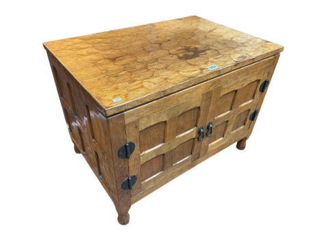 Sid Pollard English oak panelled television stand with two doors on four...