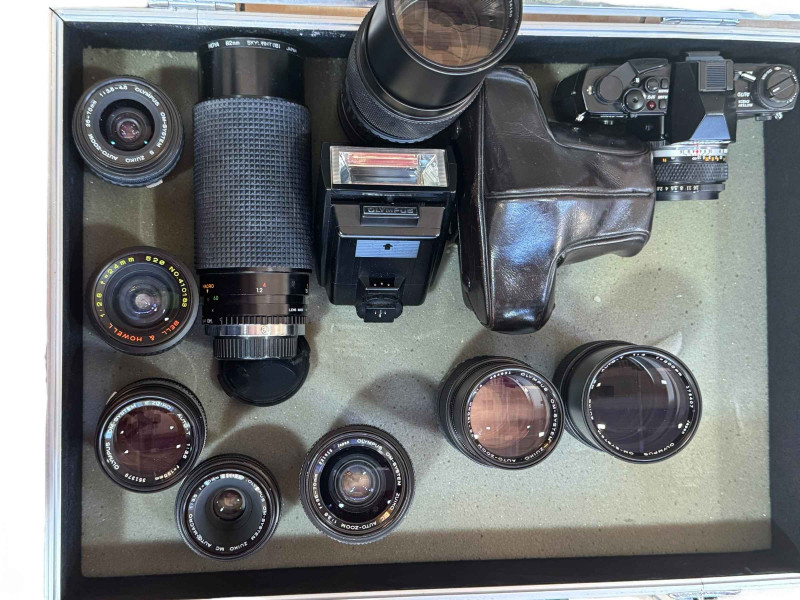 Case of cameras including Olympus OM.4TI 10 x lens, etc.