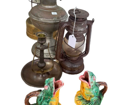 Pair of decorative Majolica frog pottery, pitchers, oil lamps, etc.
