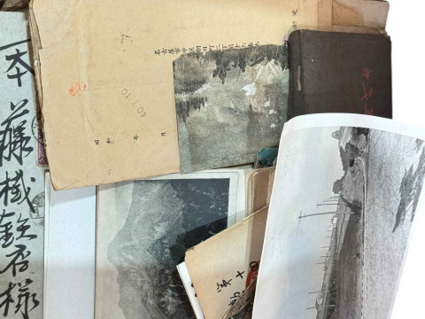 Box including photographs, postcards, ephemera, etc.