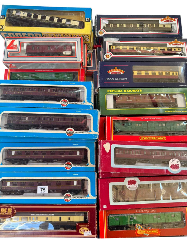 Collection of boxed railway carriages including Airfix, Bachmann, Lima, Dapol, etc (38).