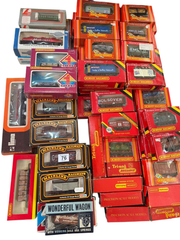 Collection of boxed railway scale models including Hornby Mainline, Palitoy, Lima, et, Approx 68