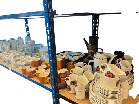 Collection of Meakin table wares, Hornsea Saffron, Denby Arabesque, etc.
