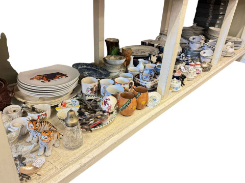 Royal Doulton Old Colony, Ringtons, USSR figurines, Wedgwood, collectors...