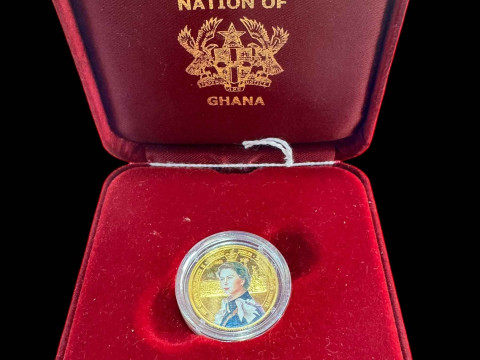 Queen Elizabeth II Commonwealth Nation of Ghana Gold 500 Sika in presentation...