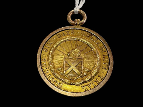 Edinburgh & District Motor Club medallion (unmarked but tests as 9 carat).