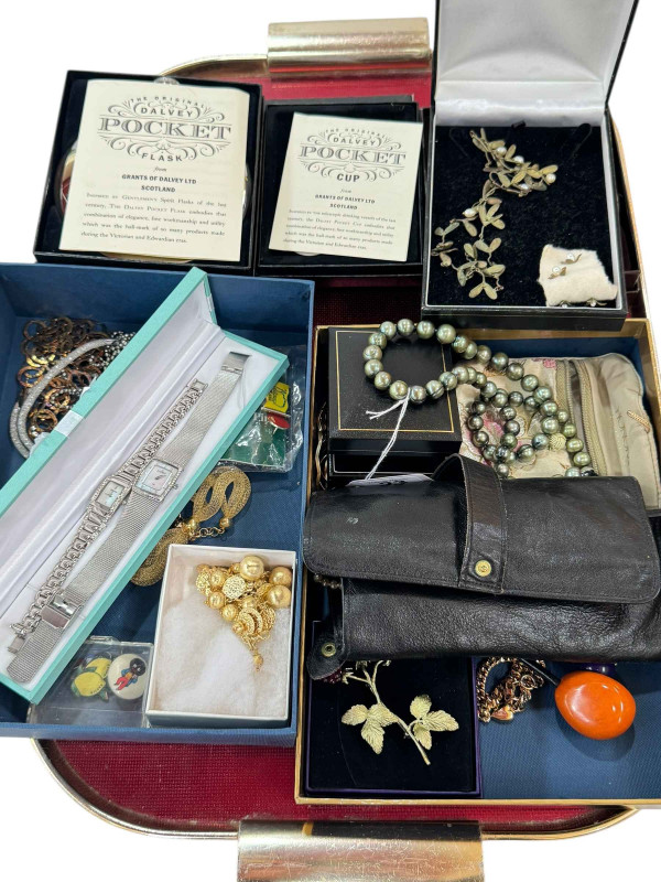 Collection of costume jewellery, wristwatches, etc.