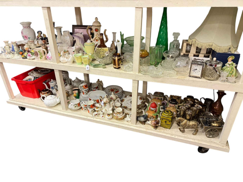Large collection to include Royal Albert Old Country Roses, Meakin Studio tablewares, teapots, glassware, metalwares, etc.