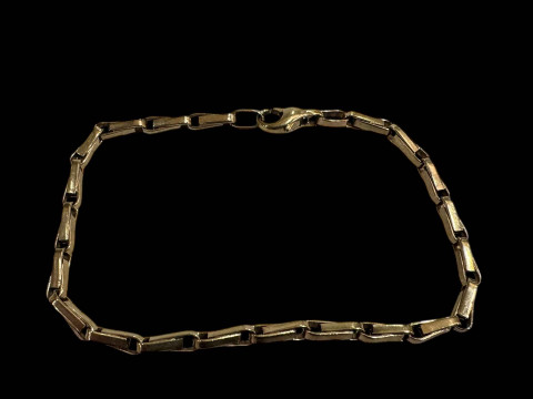 9 carat gold link bracelet.
