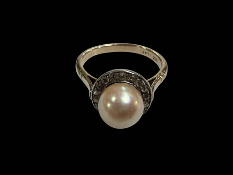 Pearl and diamond 18 carat gold ring, size N/O.