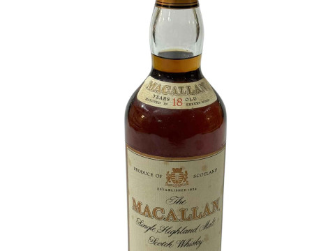 The Macallan 1974 18 years single malt whisky.