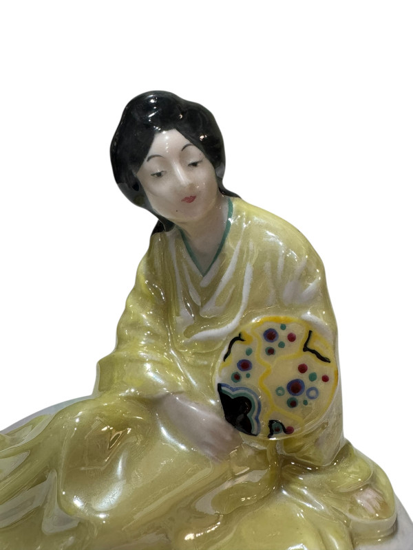 Rare Royal Doulton 'Japanese Fan' lidded powder bowl, HN405.