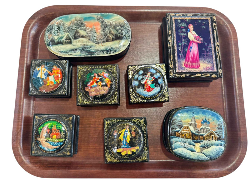Eight Russian trinket boxes.