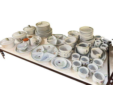 Buchan Portabello Scotland stoneware 'Thistle' table service.