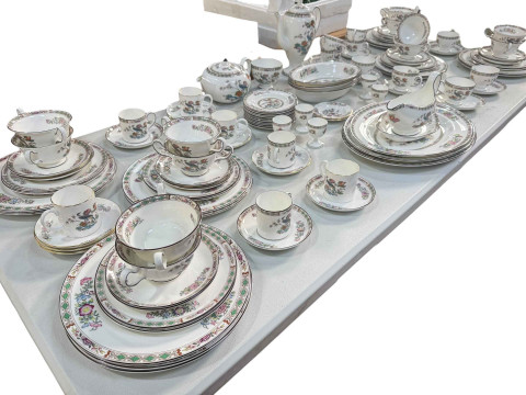 Large collection of Wedgwood Kutani Crane tea, dinner and coffee ware...