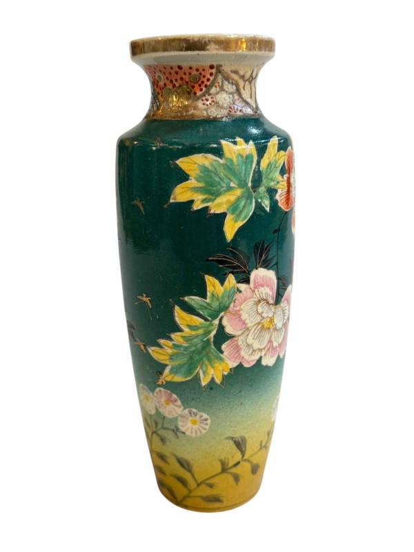 Satsuma vase with flower decoration, signed on base, 21cm.