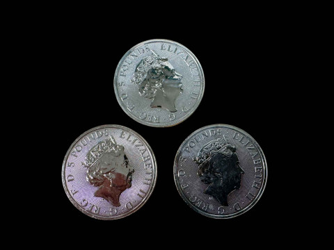 Three 2oz fine silver 999.9 Falcon of the Plantagenets 2019 Five Pound coins. thumbnail