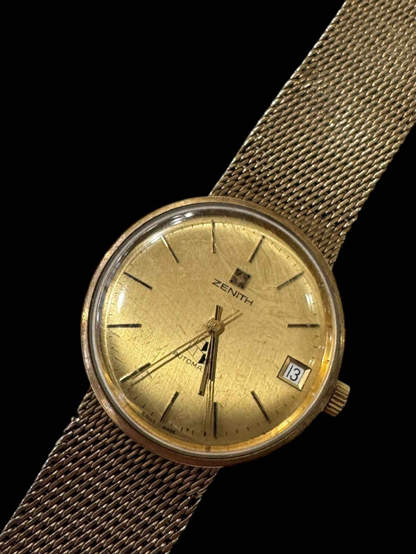 Zenith 9 carat gold gent's bracelet watch.