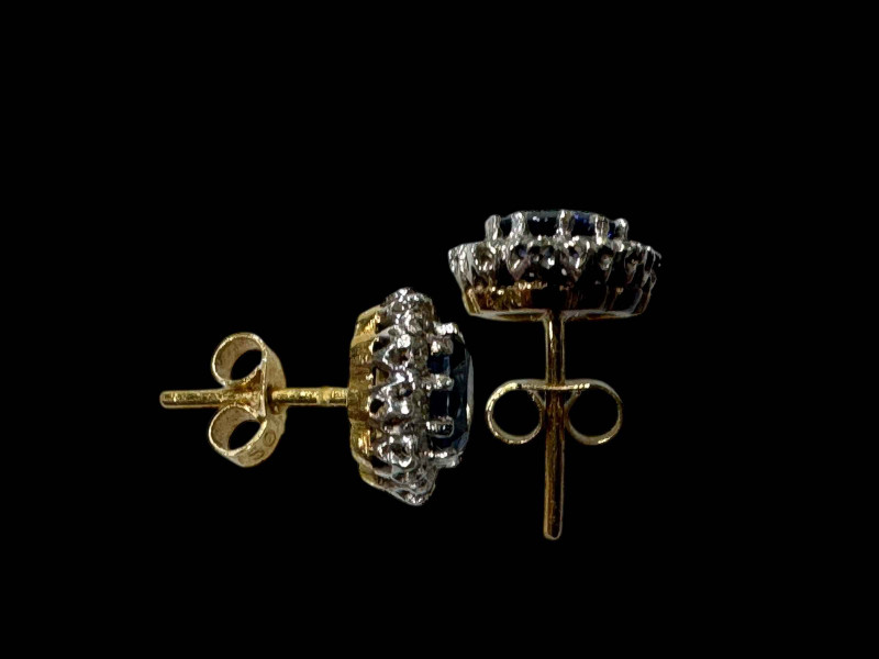 Good pair of sapphire and diamond cluster 18 carat gold earrings, boxed.