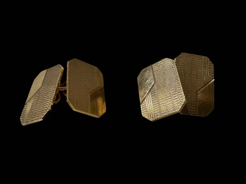 Pair 9 carat gold engine-turned cuff links.