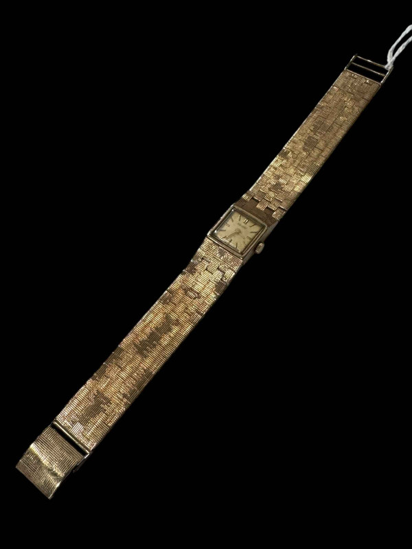 9 carat gold Nivada lady's bracelet watch.