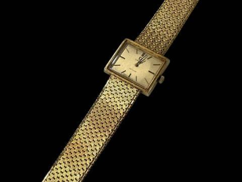 18 carat gold Omega de Ville lady's bracelet watch.