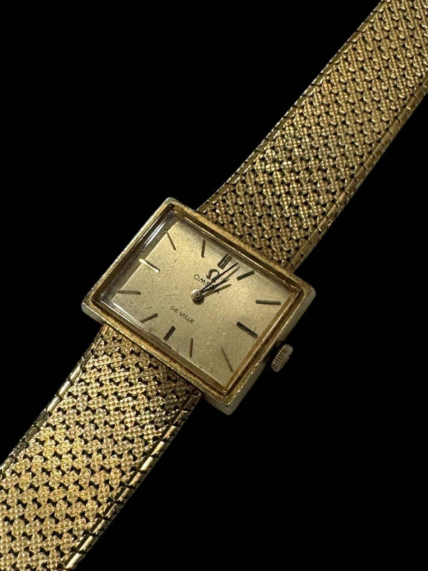 18 carat gold Omega de Ville lady's bracelet watch.