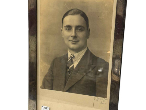 Edwardian silver easel photograph frame, London 1904, 33 x 21cm.