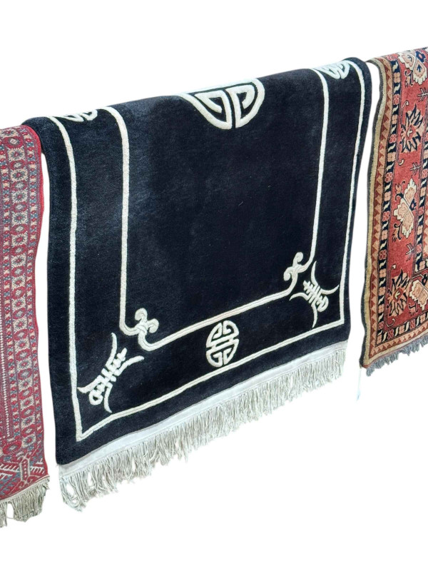 Chinese washed rug, 1.80 x 1.22m.