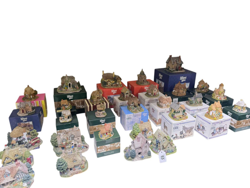Collection of Lilliput Lane Cottages, many boxed.