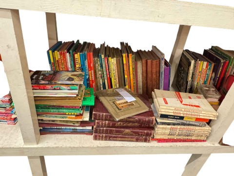 Vast collection of vintage toys and games, annuals and other books, three pairs of vintage football boots, football programmes, Lego, Star Wars, badges, etc. thumbnail