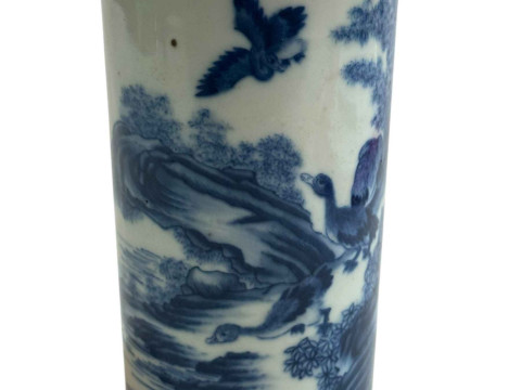 Chinese blue and white brush pot with six character mark, 17cm.
