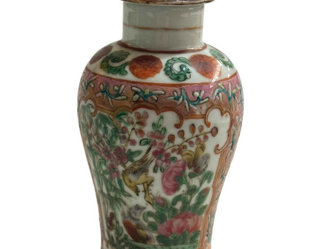 Small Chinese famille rose decorated lidded vase with bird and butterfly design and fo dog mount, 15.5cm. thumbnail