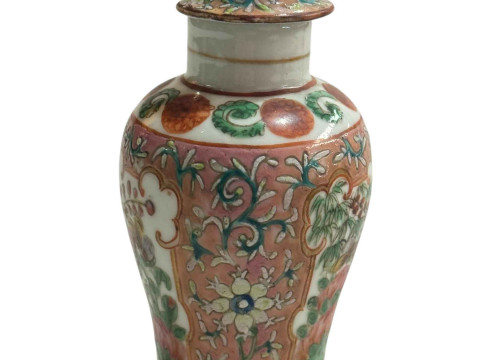 Small Chinese famille rose decorated lidded vase with bird and butterfly design and fo dog mount, 15.5cm. thumbnail