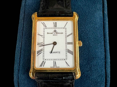 Baume & Mercier 18 carat yellow gold quartz wristwatch.