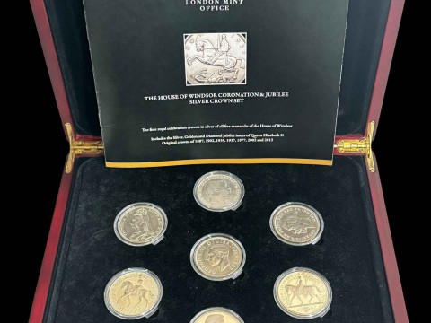 The House of Windsor Coronation and Jubilee silver crown set, with certificate.